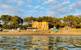 Sea Line Hotel